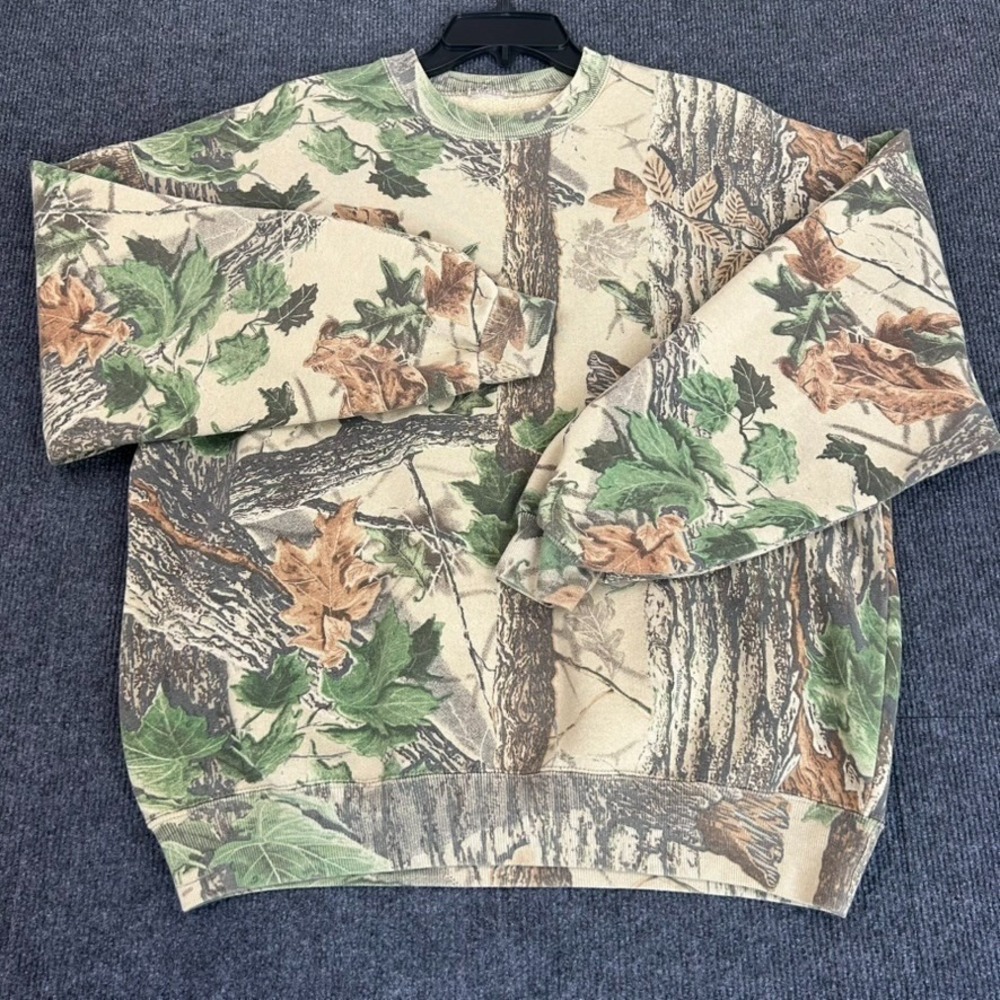 Realtree Camo Crewneck Sweatshirt in Tan, Green, Brown